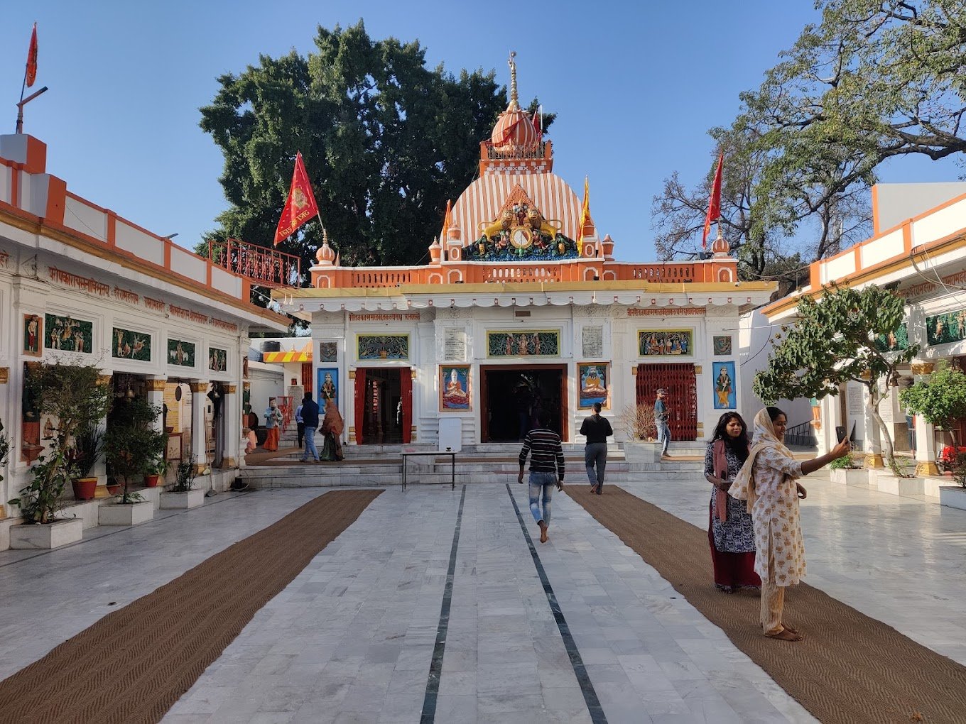 Naya Hanuman Temple Lucknow