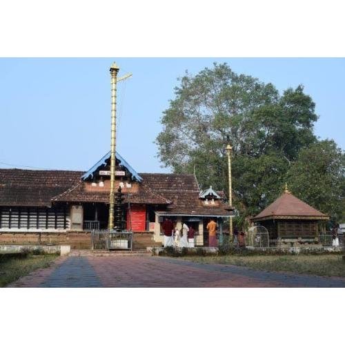 Sri Thirumandhamkunnu Bhagavathi Temple Angadippuram Kerala