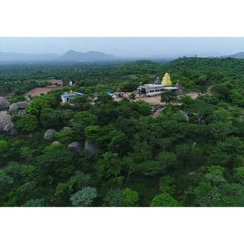 Shakthivel Murugan Temple Mayiladumalai