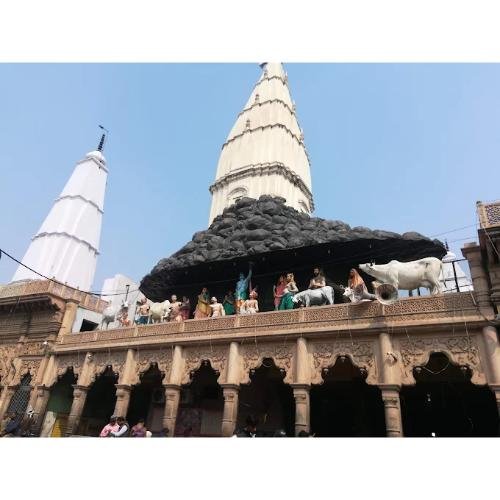 Shri Giriraj Ji Mukharvind Temple Jatipura,Govardhan