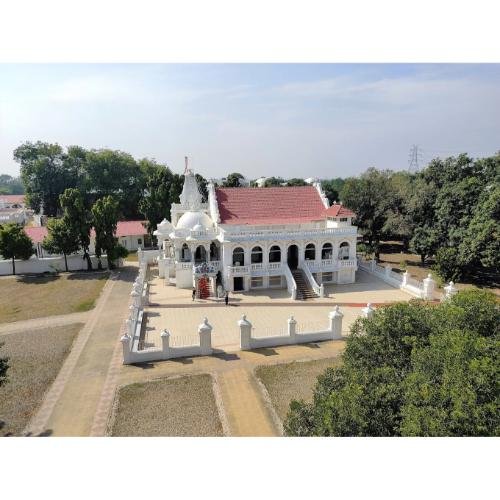 Shri Chandraprabh Jinalaya, Shrimad Rajchandra Ashram, Agas,Anand,Gujarat