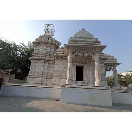 Shri Godiji Parshvnath Jain Shwetamber Derasar, Zadeshwar Road, Bholav,Bharuch,Guajarat