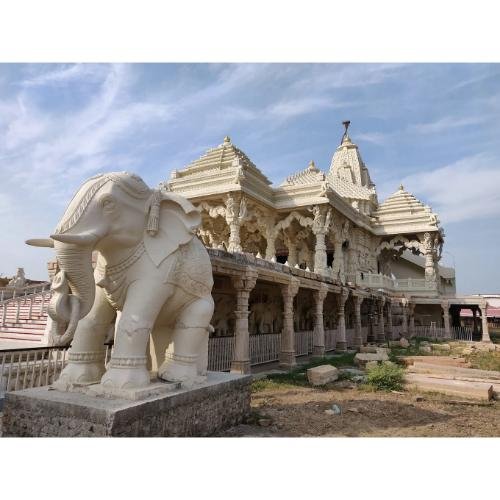 Shri Halaratirth Aradhana Dham Jain Mandir, Nana Mandha, Khambhalia,Devbhumi Dwarka,Gujarat