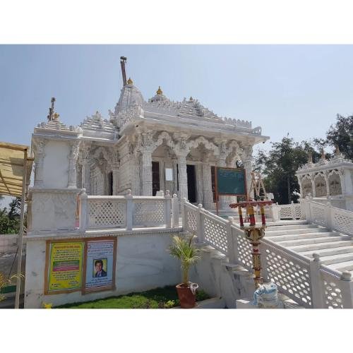 Shri Chandraprabhu Bhagwan Shwetamber Jain Mandir, Navapura,Anand,Gujarat