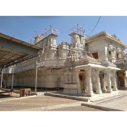 Shri Ratna Chintamani Parshvnath Bavan JInalaya, Pratiksha Society,Navsari,Gujarat