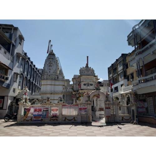 Shri Navsari Parshvnath Jain Shwetamber Tirth, Madhumati Colony,Navsari,Gujarat
