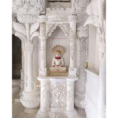 Shri Shwetamber Jain Mandir, Kadam Palli Road, Timaliawad, Nanpura,Surat ,Gujarat