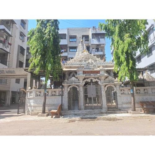 Shri Munisuvratnath Jain Derasar, Pal Gam,Surat,Gujarat