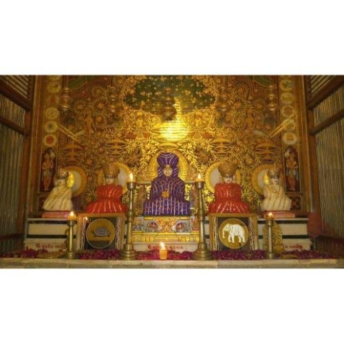 Shri Shantinath Jain Mandir, Virnagar Society, Veer Nagar 1, Karelibagh,Vadodara,Gujarat