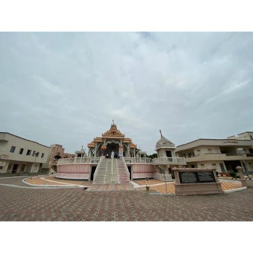 Shri Parshv Padmavati Dharm Dham,Varnama,Vadodara,Gujarat