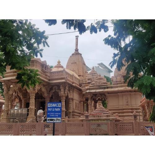 Shri Munisuvratnath Jain Mandir, Himgiri Society, Piplod,Surat,Gujarat