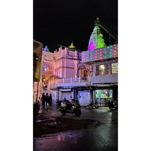 Shri Jain Derasar, Bazar, Mandvi,Surat,Gujarat