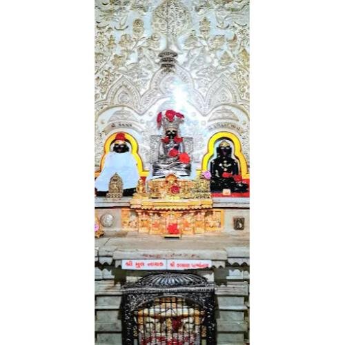 Shri Kalyan Parshvnath Jin Prasad, Mahavir Swami Pole, Raopura,Vadodara,Gujarat