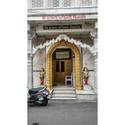 Shri Kalyan Parshvnath Jain Derasar, Vada Chauta Road, Nanavat,Surat,Gujarat