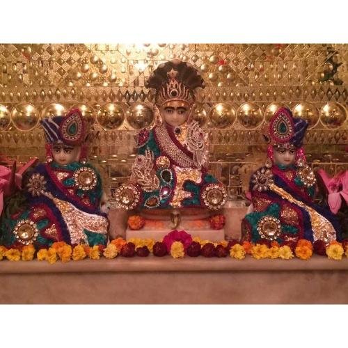 Shri Dukh Bhanjan Parshvnath Jinalaya, Annie Besant Road, Sonifaliya, Gopipura,Surat,Gujarat