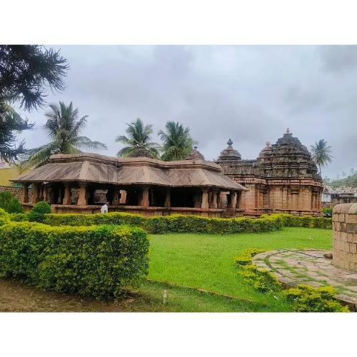 Hooli Panchalingeshwara Temple Karnataka